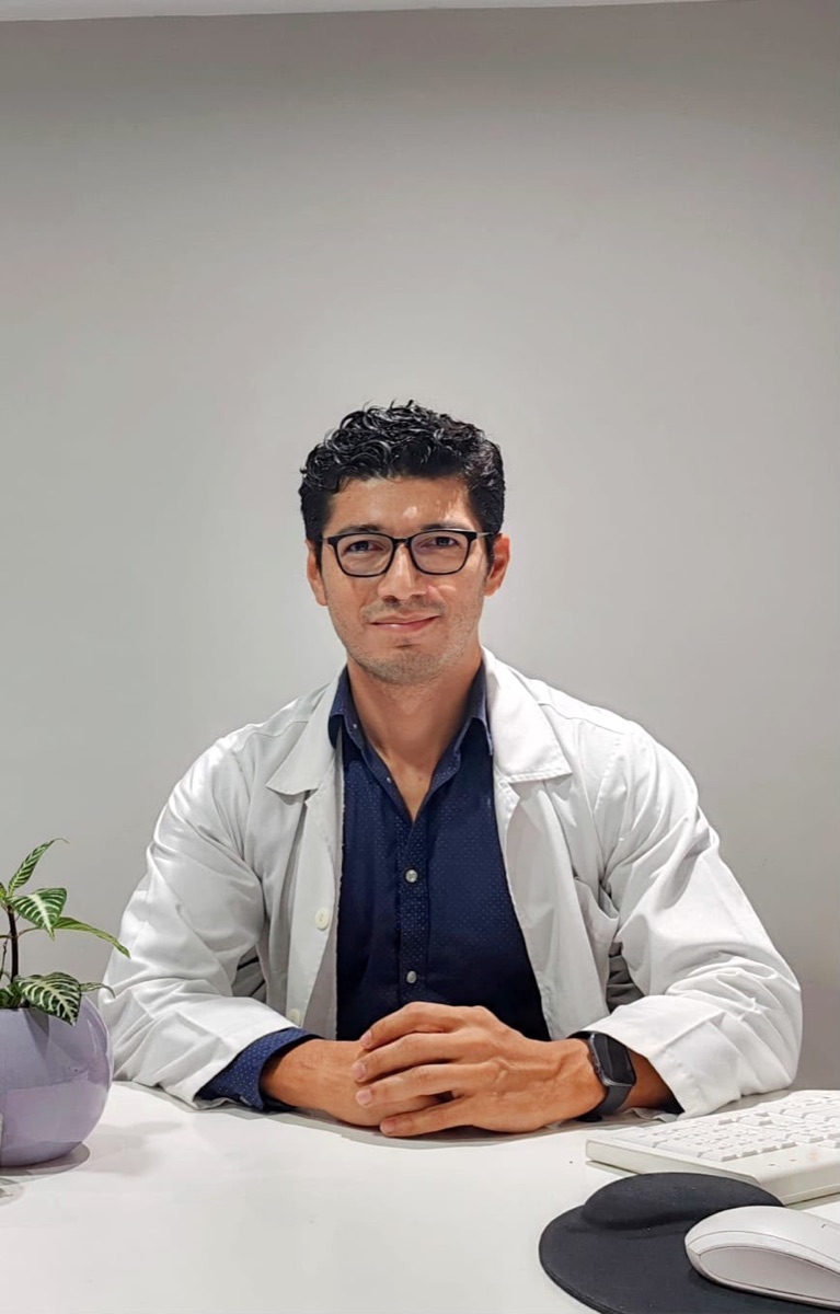 Dr. Omar Francisco Catana Gallegos, neurólogo